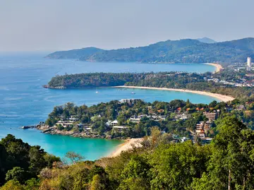 Sturm Fengchen bringt Chaos: Phuket kämpft gegen verheerende Überschwemmungen!
