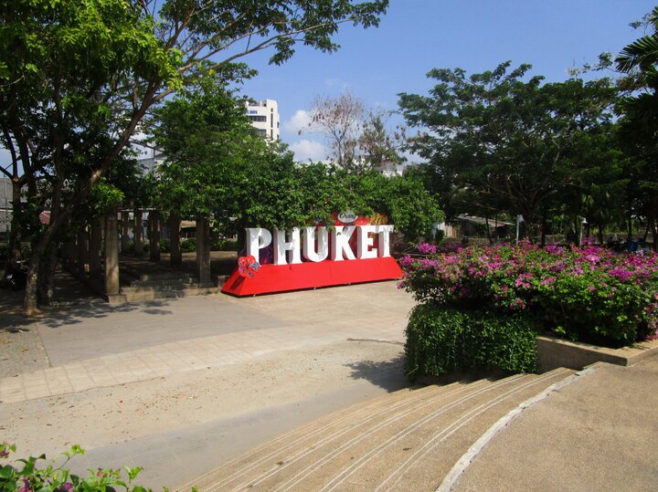 Feiern Sie Weihnachten und Silvester am Strand von Phuket!