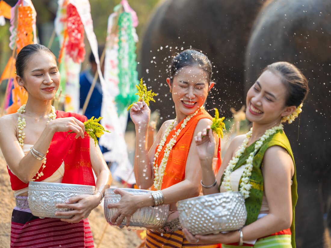 EDC Thailand 2026 kehrt zurück! Vom 16. bis 18. Januar in Phuket erwartet Besucher ein immersives Musikfestival mit top Künstlern und kulturellen Aktivitäten.