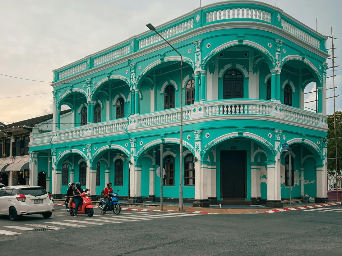 Entdecken Sie Phuket: beste Reisezeit, traumhafte Strände und kulturelle Highlights für Ihren nächsten Urlaub im Paradies.